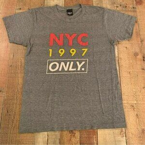 ONLY 1997 NYC gray short sleeve graphic shirt women’s medium